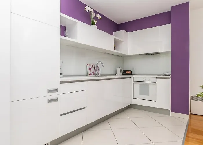 Andrija * מאקרסקה